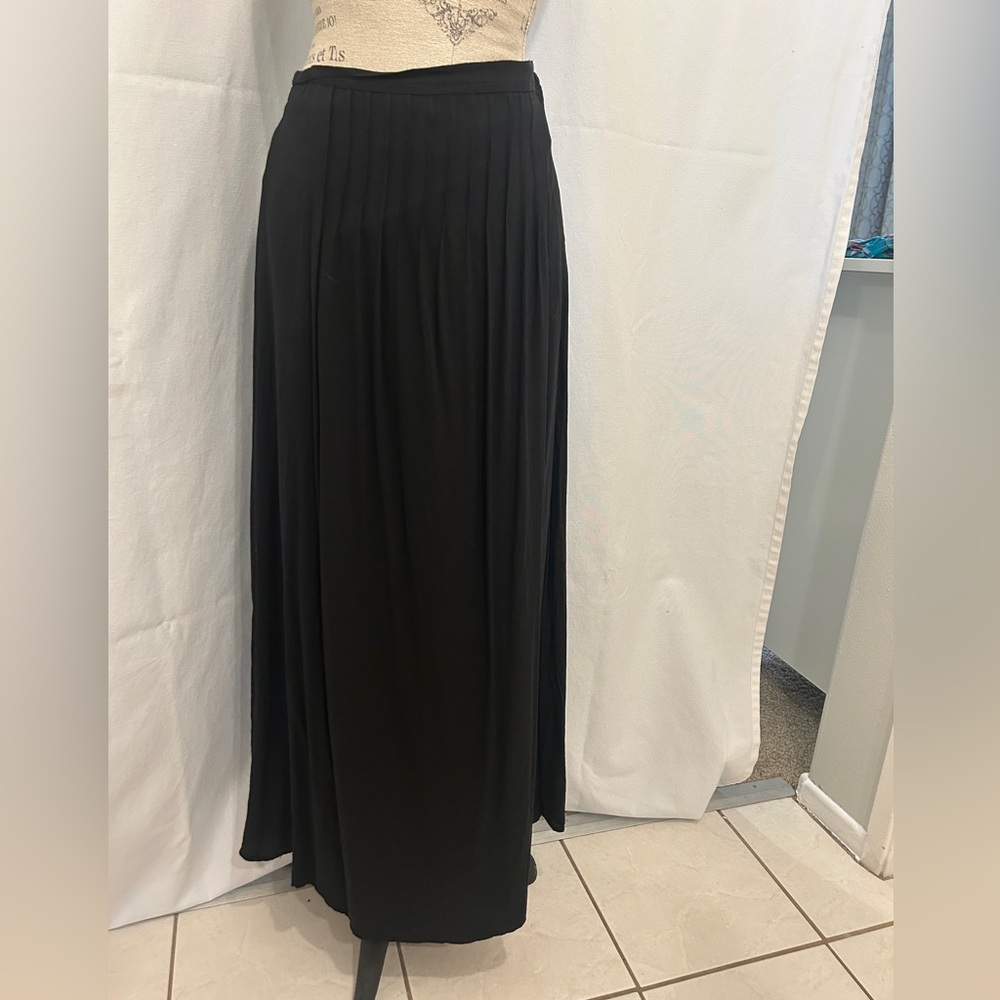 LOFT Classic Black A-Line Skirt